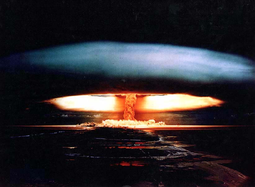 Explosion nucléaire Explosion nucléaire