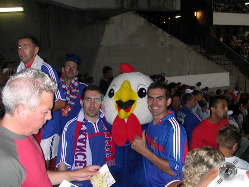 Derrière les bleus en 2006