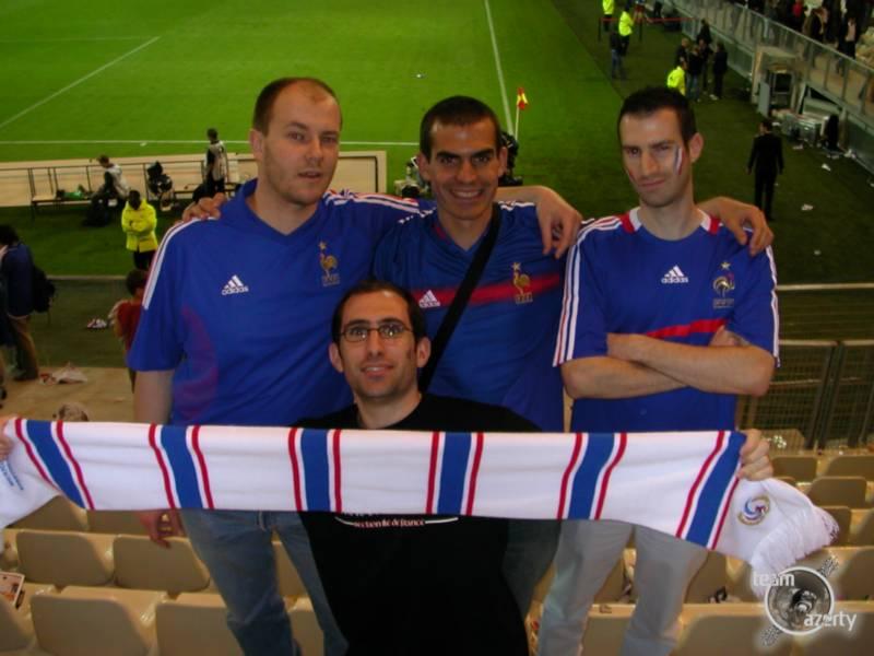 Derrière les bleus en 2008