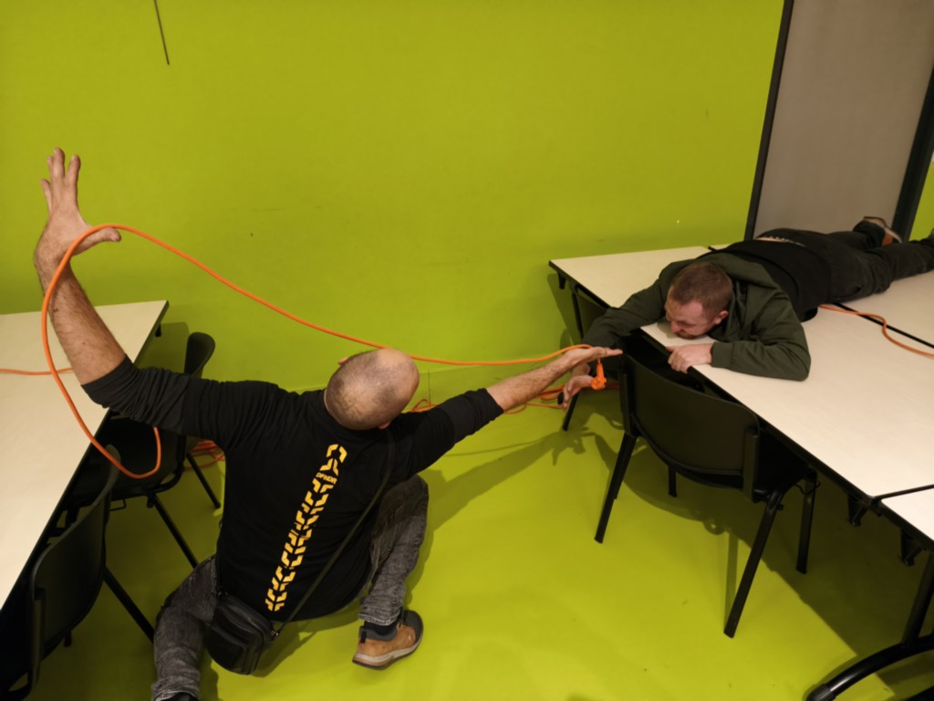 Tient attrappe la prise !