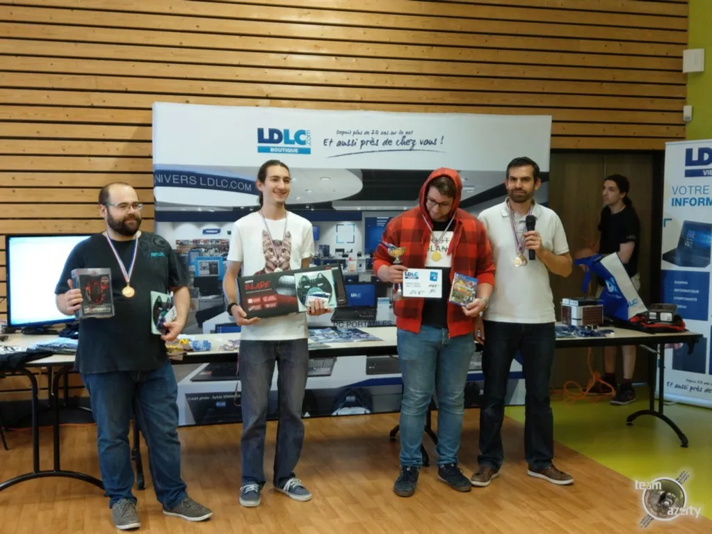 Remise des prix : Des jeux, des claviers, des bons d'achat